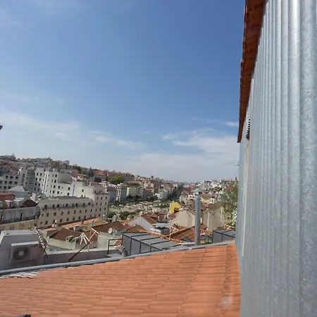 Mouraria With A View At The Center *